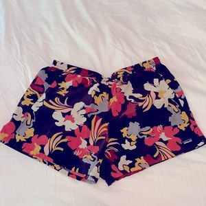 Patagonia XL Hawaiian retro floral print shorts - excellent condition